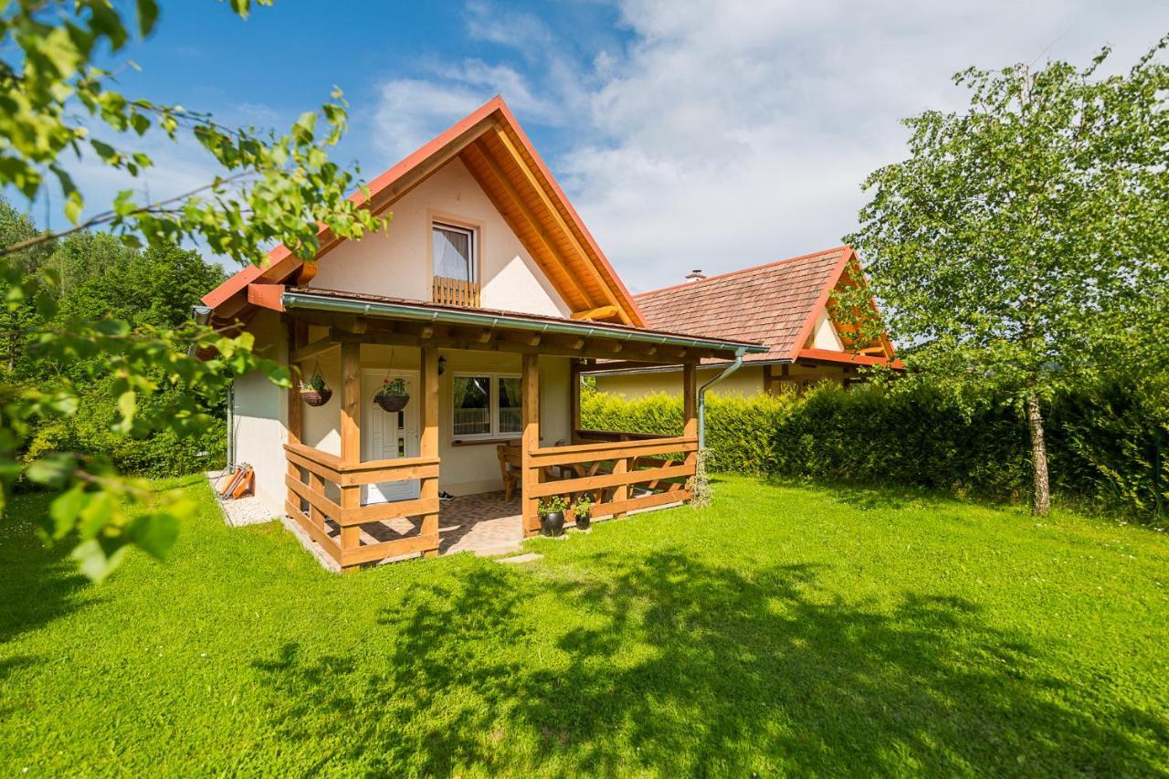 Domki Nad Stawem. Villa Polanczyk Exterior photo